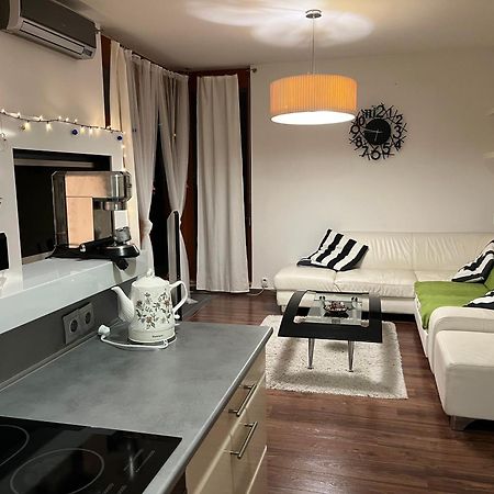 Rooftop Apartment With Pergola And Parking 프라하 외부 사진