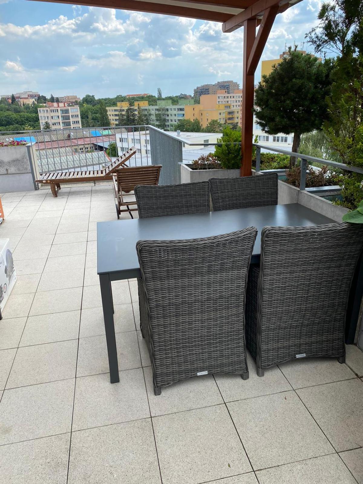 Rooftop Apartment With Pergola And Parking 프라하 외부 사진
